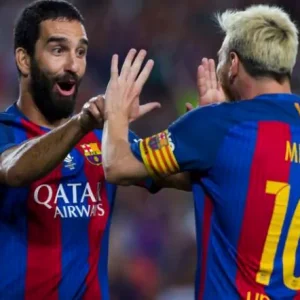 من بينهم توران لاعب برشلونة.. نجوم كرة وفن أتراك يعلنون دعمهم للنظام الرئاسي