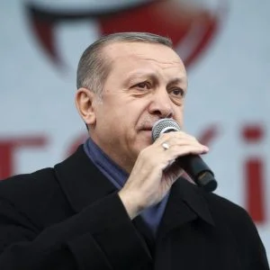 أردوغان: سنفرض على هولند حظراً بالمثل اعتباراً من اليوم