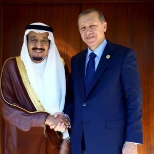 الملك سلمان يهنئ أردوغان بنتيجة الاستفتاء