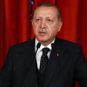 أردوغان يدعو ترامب إلى توسيع نطاق مكافحة الإرهاب