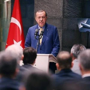 أردوغان: لا فرق بين إرهابي مسلح وصحفي يسخّر قلمه للإرهابيين