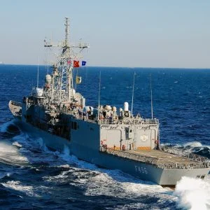 الفرقاطة التركية “TCG GOKOVA” تصل الى قطر