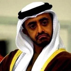 الامارات: خياران امام قطر