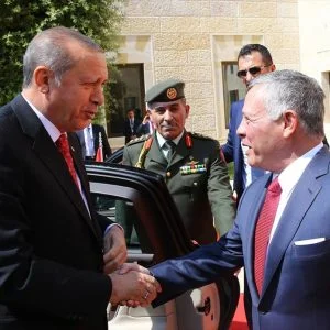 اردوغان يوصف الملك عبد الله بـ”الاخ العزيز” ويوجه رسالة شكر للشعب الاردني