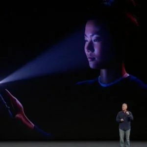 هل تقنية التعرف على الوجه بهاتف “iPhone X” آمنة؟