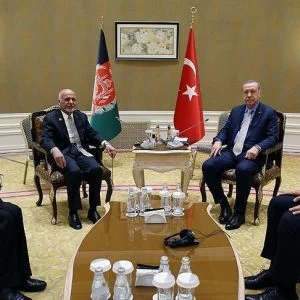 أردوغان يلتقي نظيره الأفغاني في أستانة