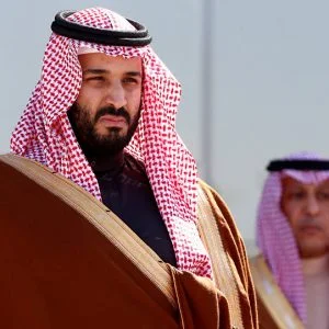 صورة لبن سلمان مع الوليد بن طلال وأمراء عائلته المعتقلين تشعل شبكات التواصل الاجتماعي