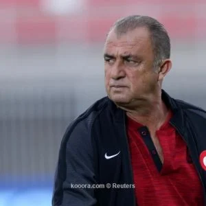 المدرب السابق لمنتخب تركيا يطالب الاتحاد التركي بتعويض مالي كبير