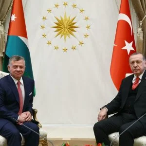 أردوغان والعاهل الأردني يبحثان هاتفيا تطورات القدس