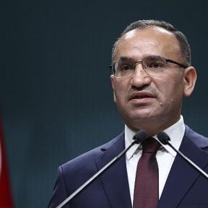 بوزداغ يدعو واشنطن للتخلي عن إلهاء تركيا عبر تغيير أسماء المنظمات الإرهابية
