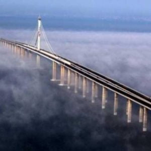 الصين تبني “عجيبة هندسية”