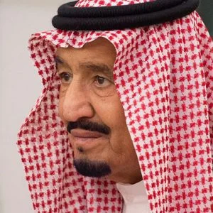 أول قرار من السعودية ردا على إطلاق الحوثيين صواريخ بالستية على المملكة