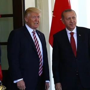 أردوغان وترامب يبحثان العلاقات الثنائية وقضايا إقليمية