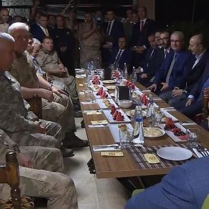 الرئيس أردوغان يشيد بدور الجيش في محاربة الإرهاب