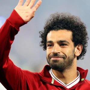 فيديو جديد لمحمد صلاح… التقى ميسى وزين الدين زيدان