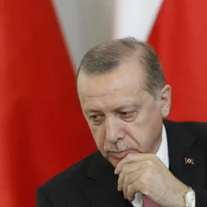 ما قصة الفيديو الذي ظهر اردوغان خلاله فجرا.. شاهد