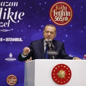 أردوغان: الأكراد والعرب والتركمان يعيشون بسلام في مناطق “درع الفرات” و”غضن الزيتون”