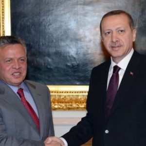 الملك عبد الله مهنئا أردوغان: حريصون على توطيد علاقات التعاون مع تركيا
