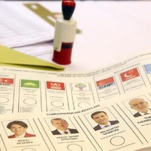 بالصور.. زعماء سياسيون أتراك يدلون بأصواتهم في الانتخابات البرلمانية والرئاسية