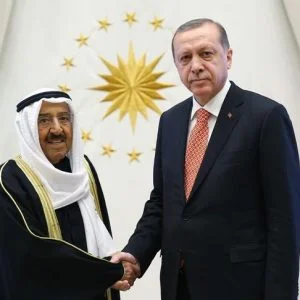 أردوغان يهاتف أمير الكويت للاطمئنان على صحة نجله