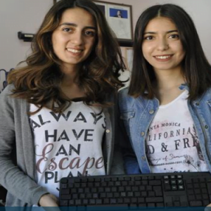 طالبتان تركيتان تبتكران لوحة مفاتيح للمكفوفين (صور)