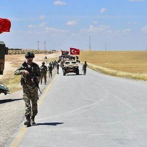 الجيش التركي يجري دورية في منطقة “منبج” السورية