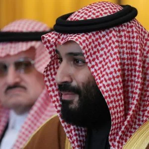 يخت محمد بن سلمان يرسو على سواحل “نيوم” (صورة)