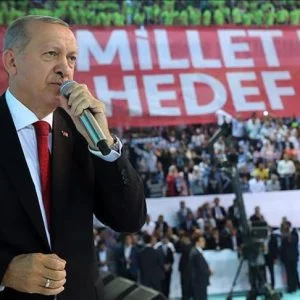 أردوغان: لا فرق بين من يهاجم اقتصادنا وبين من يهاجم صوت الأذان وعلمنا