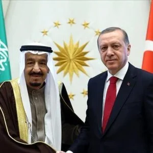 العاهل السعودي يهنئ الرئيس أردوغان بـ”عيد النصر”