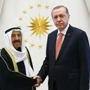 أردوغان وأمير الكويت يؤكدان عزمهما تعزيز العلاقات الثنائية