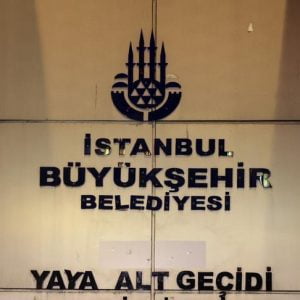 بلدية إسطنبول تزيل اسم ترامب من نفق للمشاة