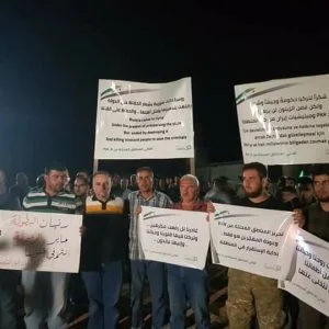 أهالي ريف حلب الشمالي يطالبون بطرد “بي كا كا” الإرهابية