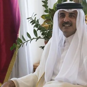 شاهد.. أمير قطر في مطعم تركي شهير