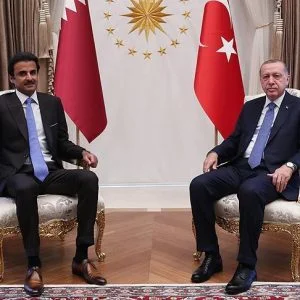 أردوغان يعقد اجتماعا مغلقا مع أمير قطر في إسطنبول