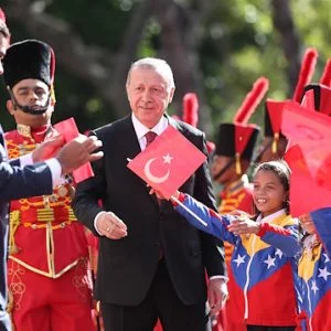 مادورو يفاجئ أردوغان بهذا الفعل الذي أدهشه وأسعده! (فيديو)