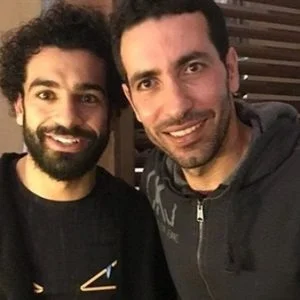 محمد صلاح يتغزل بـ”أبو تريكة”.. ماذا قال عنه؟