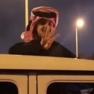 نجل أمير قطر يحتفل بالتأهل التاريخي لنهائي كأس آسيا (فيديو)