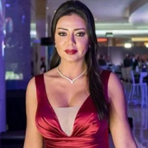 زوج الممثلة المصرية رانيا يوسف السابق يعلق على الفيديو المسيء لها