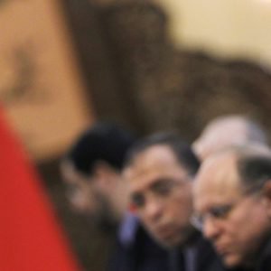 وثائقي يكشف كواليس الساعات الأخيرة لانقلاب السيسي على مرسي (فيديو)