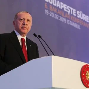 أردوغان يصرّ على التنقيب عن النفط شرق المتوسط وينتقد حزبا تركيا رافضا