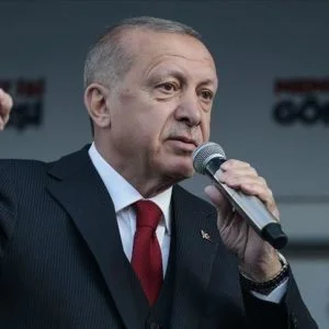 أردوغان لإرهابيين شرق الفرات: “سنلقنكم الدرس اللازم”