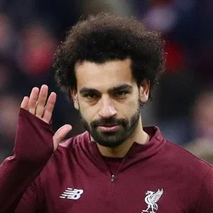 مكة محمد صلاح تخطف قلوب جماهير ليفربول في ملعب أنفيلد (فيديو)