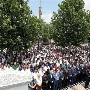 مساجد تركيا تؤدي صلاة الغائب على روح مرسي (صور)