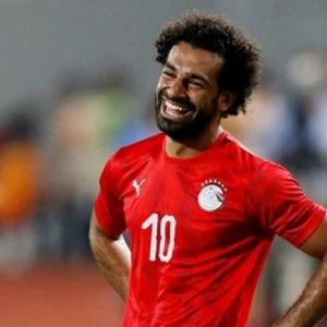 شاهد.. صورة محمد صلاح عارياً داخل الحمام تُشعل موجة غضب في مصر