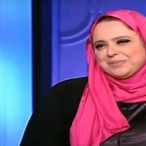 فنانة مصرية شهيرة تكشف حقيقة تسجيل فيديو “مسيء” منسوب لها