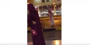 ضجة في السعودية… رد فعل صادم لرجل دين رأى فتاة كاشفة وجهها