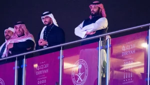 ظهور ولي عهد السعودية في النزال “التاريخي” بالدرعية يثير مواقع التواصل الاجتماعي (فيديو+ صور)