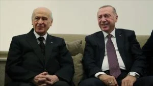 أردوغان يهنئ دولت باهتشلي