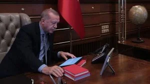 أردوغان يطّلع على الخسائر التي احدثها الزلزال في”فان” شرق تركيا