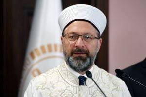 الشؤون الدينية التركية: الإصرار على صلاة الجماعة في ظل الوباء غير جائز